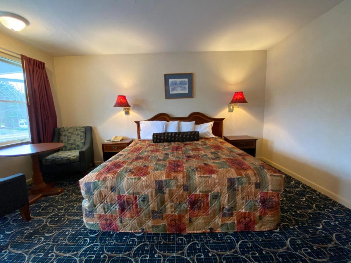Economy Lodge 682 Main St Sturbridge Exteriör bild