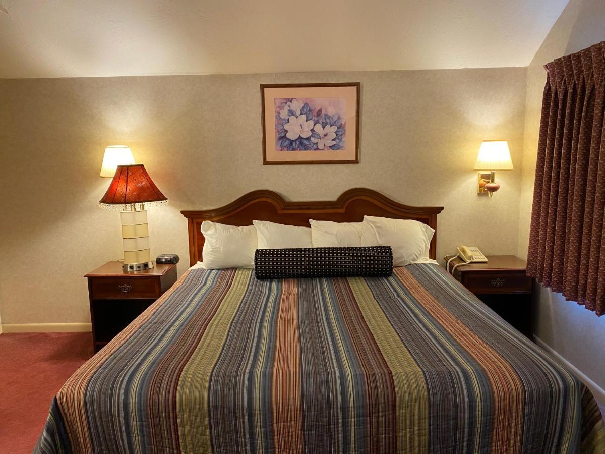 Economy Lodge 682 Main St Sturbridge Exteriör bild