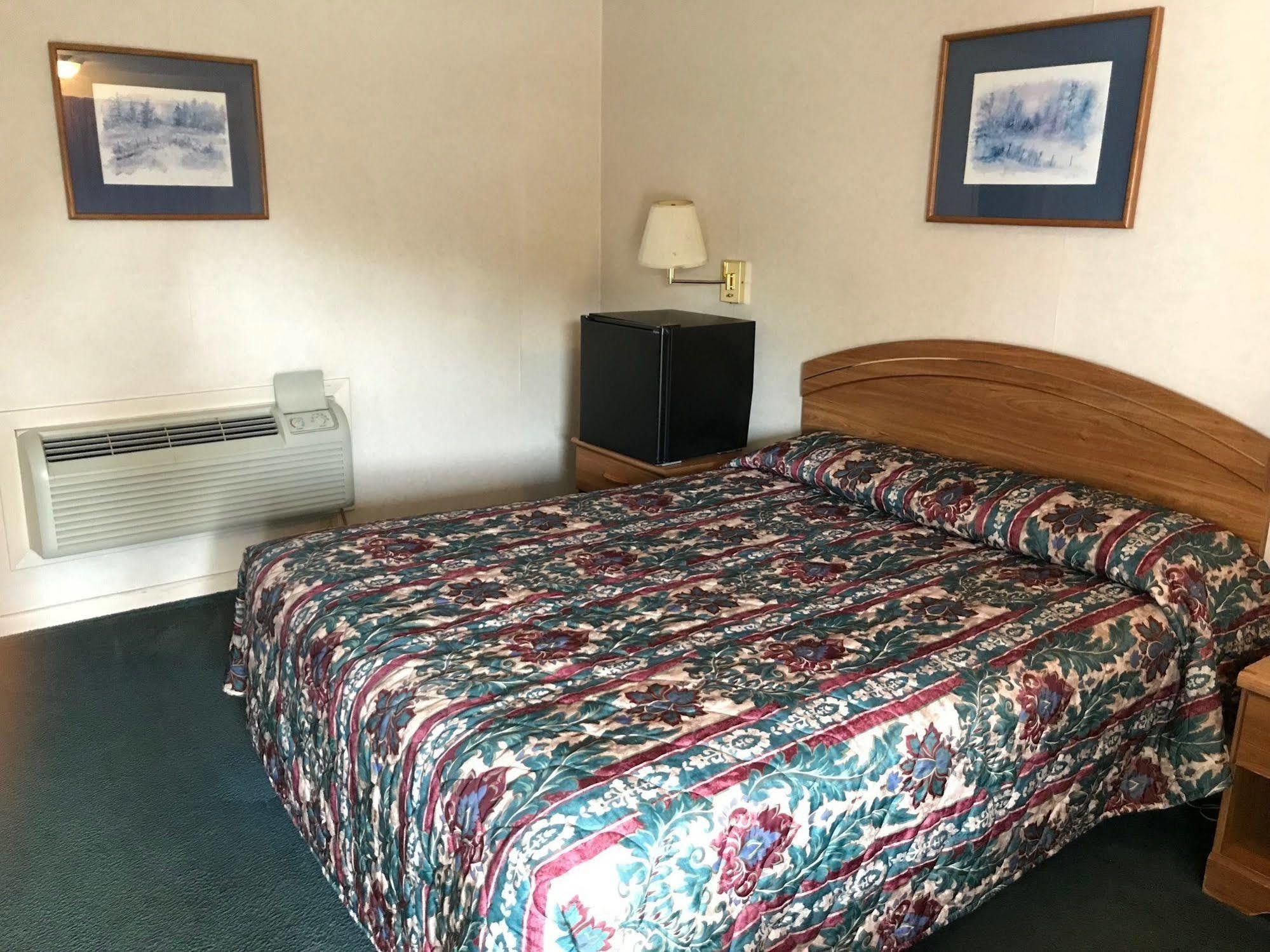 Economy Lodge 682 Main St Sturbridge Exteriör bild
