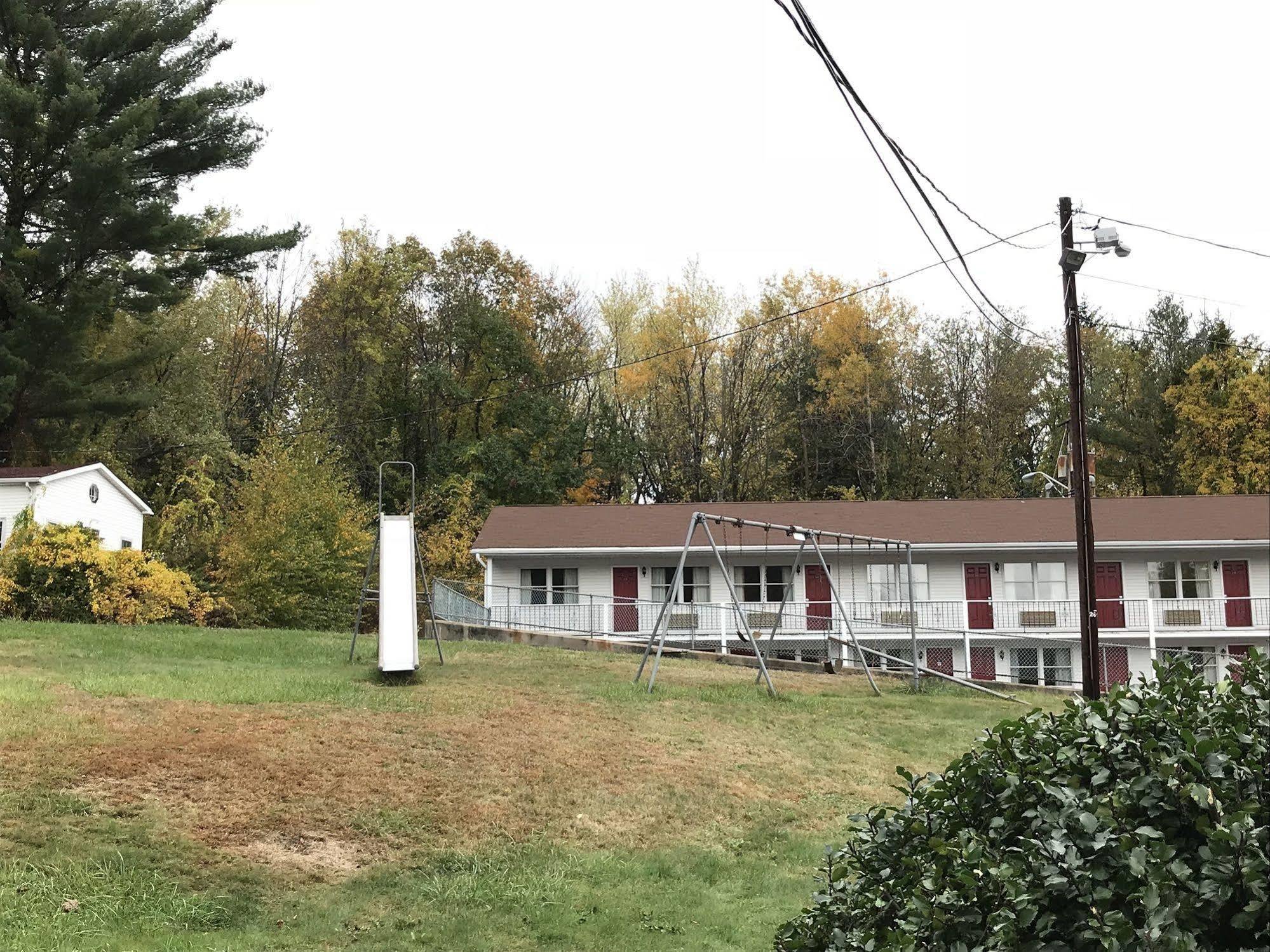 Economy Lodge 682 Main St Sturbridge Exteriör bild